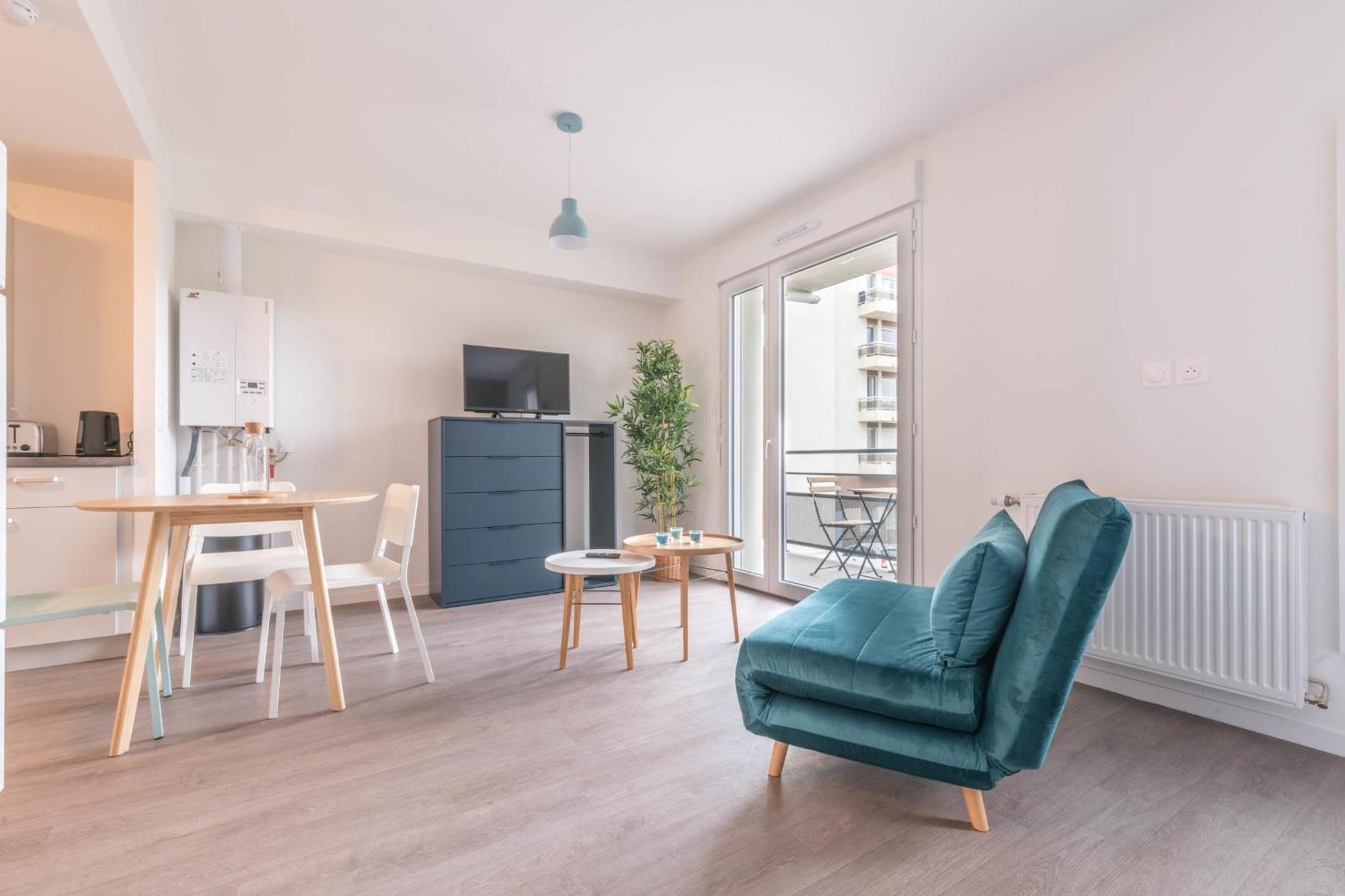 Apartament Pierrick - Studio Wifi Et Gare Le Mans Zewnętrze zdjęcie