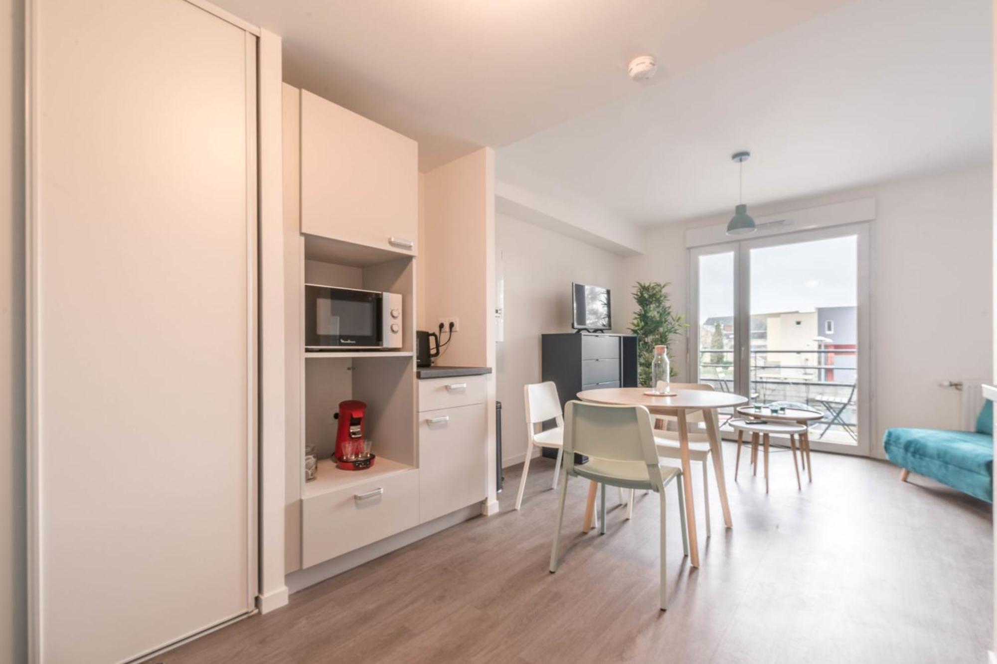 Apartament Pierrick - Studio Wifi Et Gare Le Mans Zewnętrze zdjęcie