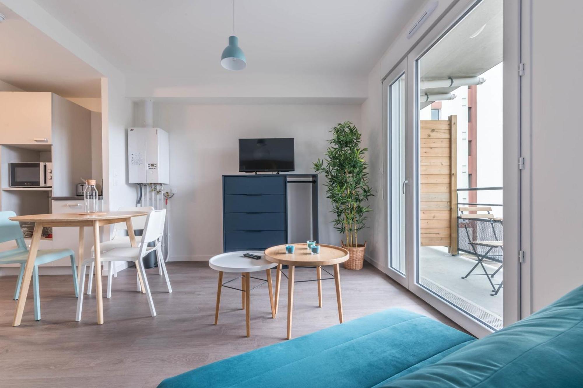 Apartament Pierrick - Studio Wifi Et Gare Le Mans Zewnętrze zdjęcie